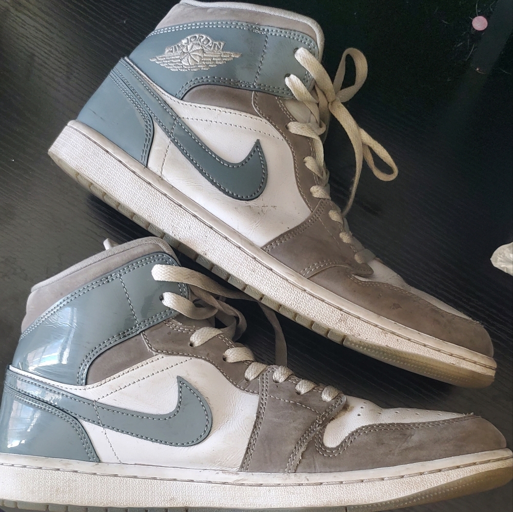 Jordan 1 High Top Sneakers White and Gray